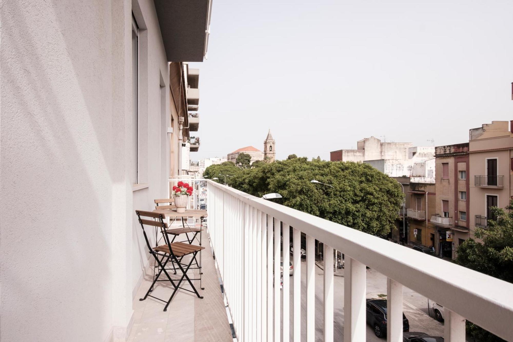 Pepoli Deluxe - Exclusive Apartment - Free Parking Trapani Exterior foto